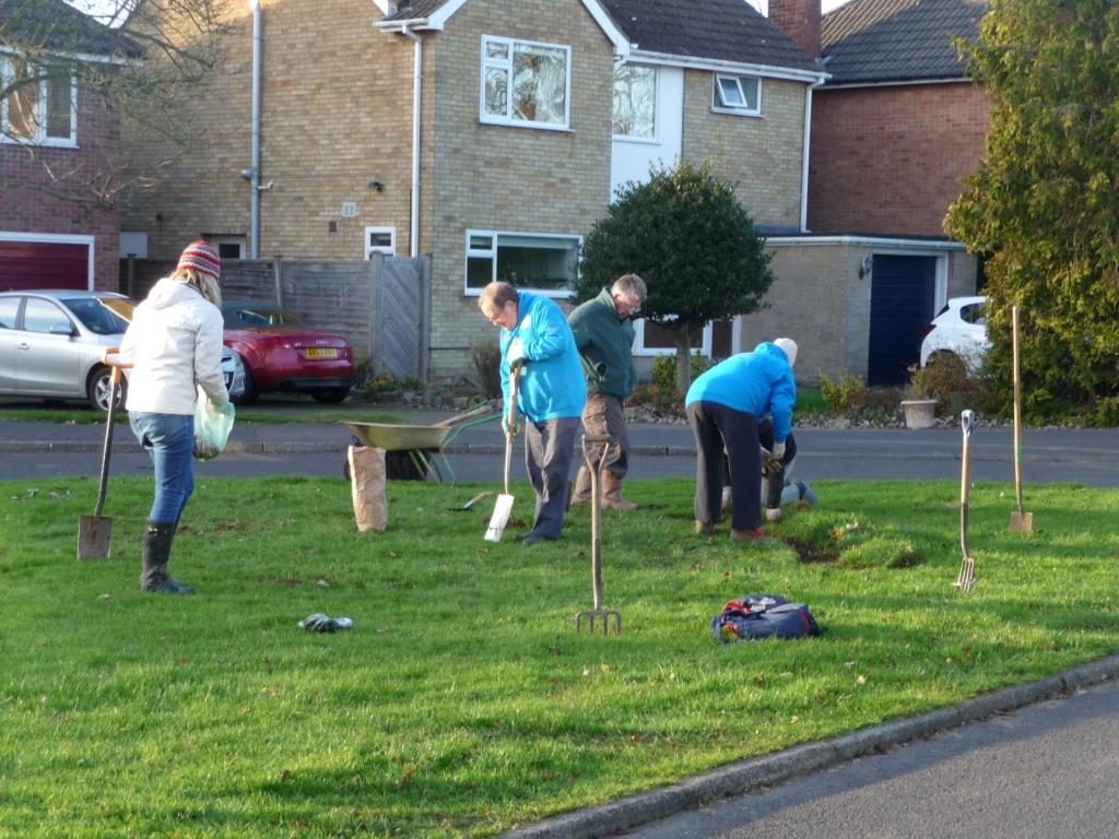 Bulb planting on Dockers Close in the autumn